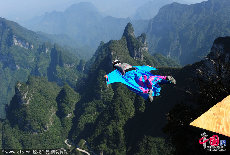 2013年10月10日，湖南省张家界市，选手们开始试飞。 摄影 郭立亮/CFP