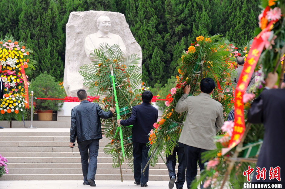 习仲勋诞辰100周年纪念日 民众陕西富平瞻仰凭吊