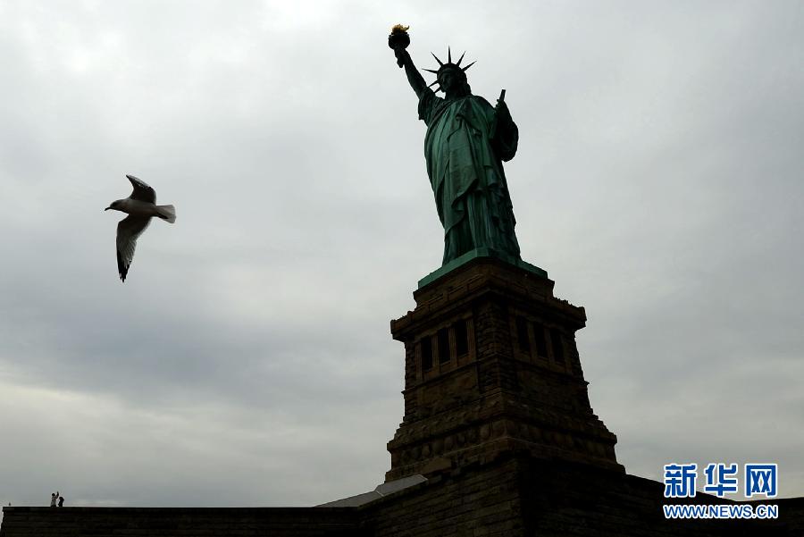 美國：紐約地標自由女神像重新開放[組圖]