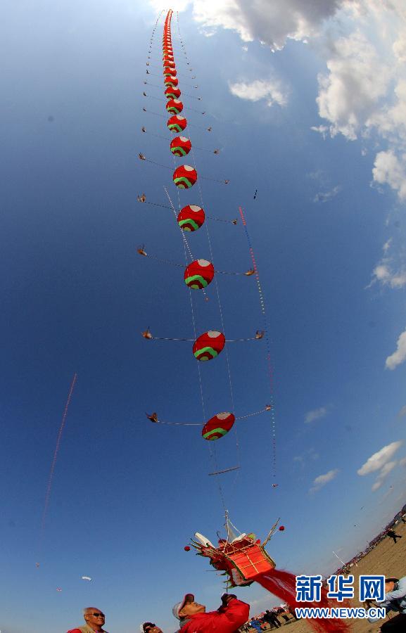 第十四届国际风筝邀请赛在江苏如东举行