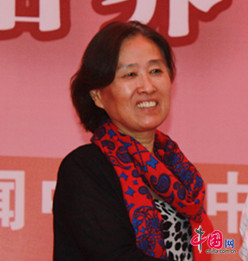 主持人张梅芝致辞