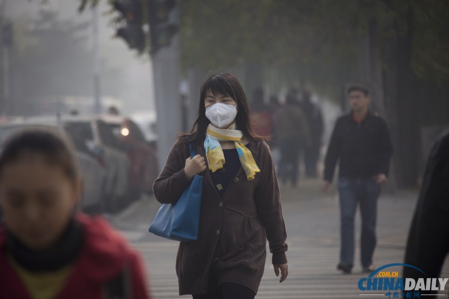 2013年10月28日，北京市环保监测中心表示，昨天夜间到今天上午，北京北部的昌平、密云、怀柔、延庆等区域空气污染处于5级重度污染，中心城区及南部的房山、大兴、丰台、通州、亦庄等区域处于6级严重污染水平。