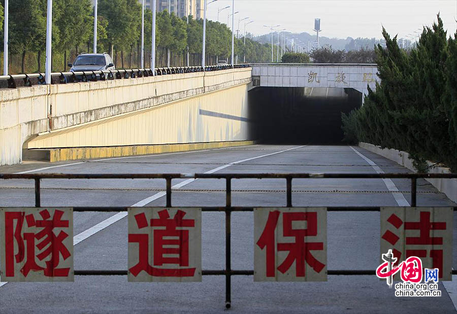 南京凱旋路隧道建成八年淪為“睡道”