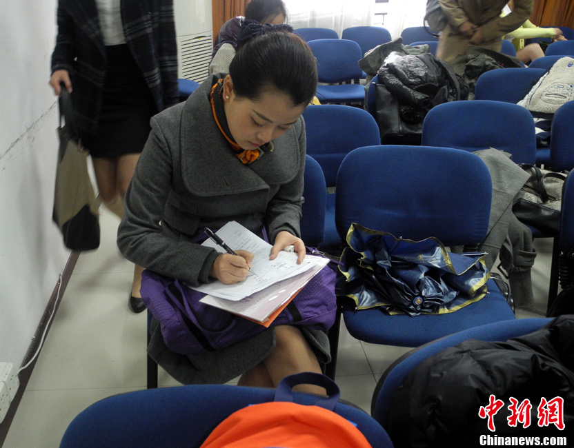 南航贵州“招乘” “90后”帅哥美女应聘场面火爆