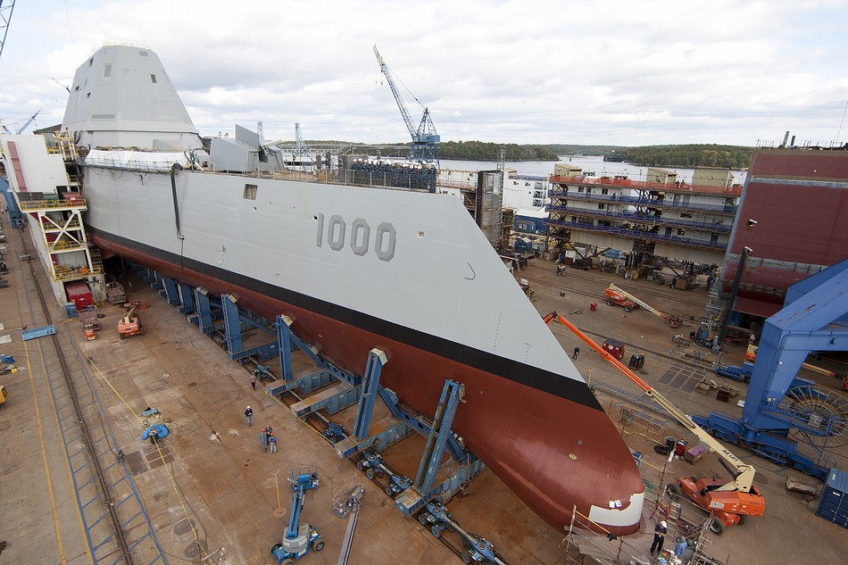 美國海軍最新型隱身驅逐艦“朱姆沃特”級首艦下水