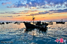 青島魚鳴嘴黃昏美景。中國網圖片庫 王海濱/攝