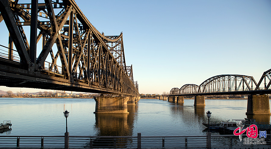 鴨綠江大橋 “摧不毀、炸不爛”的鋼鐵運輸線[組圖]