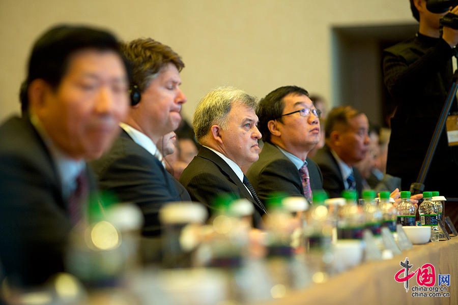 第六届中外跨国公司领袖圆桌会议在京举行[组图]