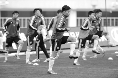 20时亚洲杯预选赛国足战沙特 傅博排最强阵容