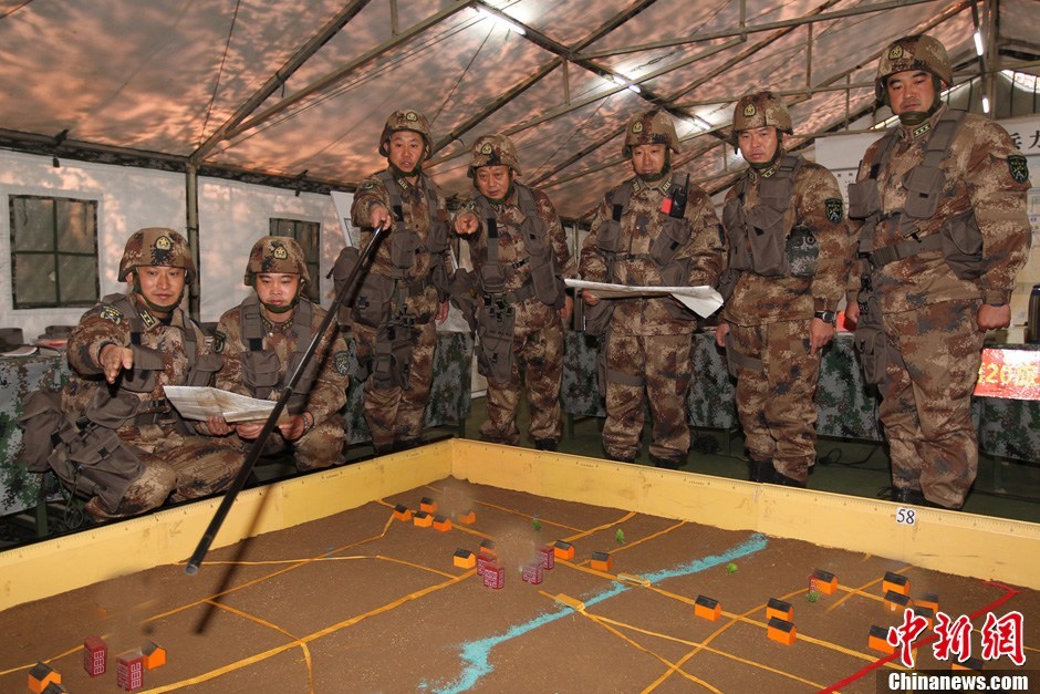 我军公开攻坚豹子军精锐部队实兵演习照组图
