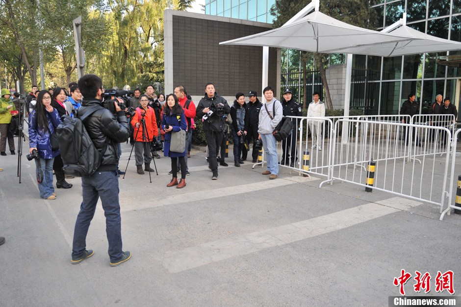 李某某等五人强奸上诉案今不公开开庭审理