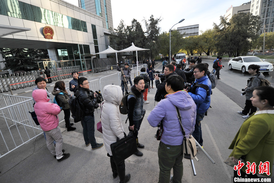 李某某等五人强奸上诉案今不公开开庭审理