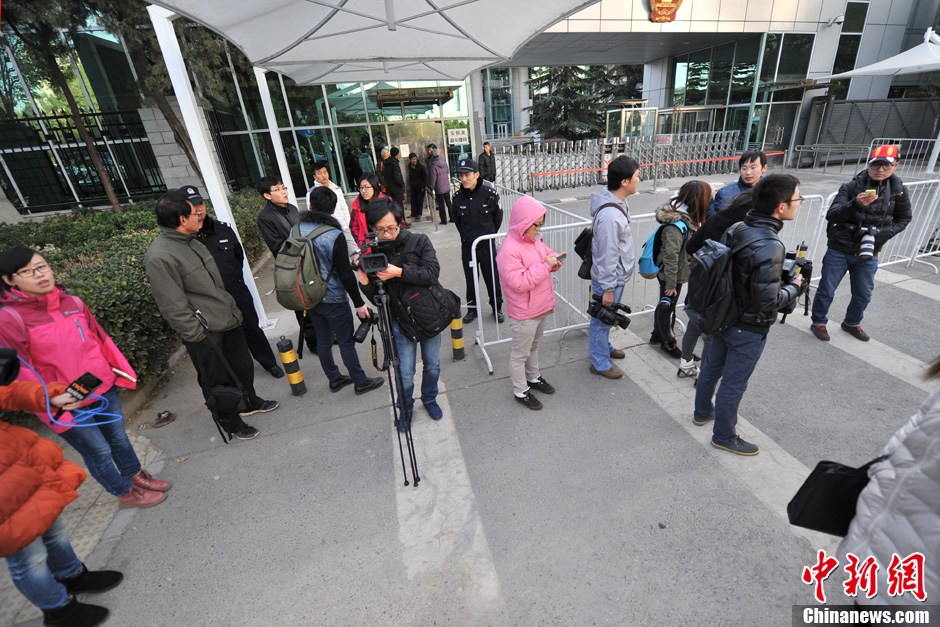 李某某等五人强奸上诉案今不公开开庭审理