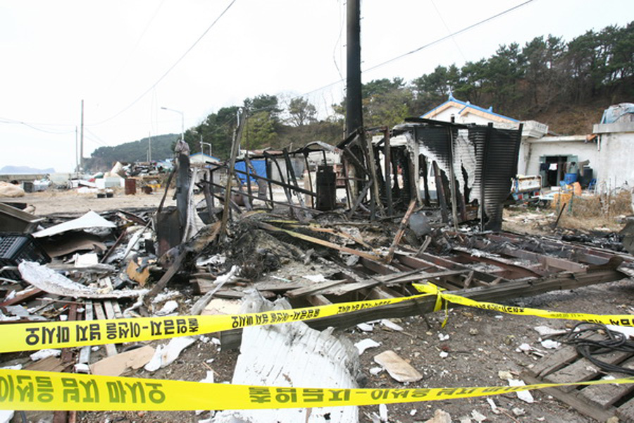 韩公开2010年延坪岛炮击事件实拍画面[组图]