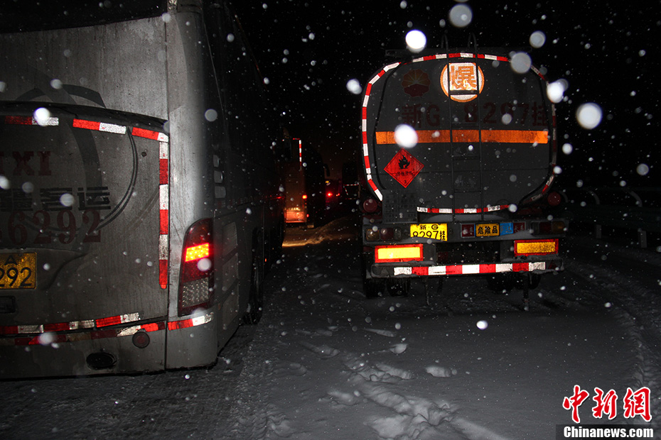 乌鲁木齐连续12小时降雪13.4毫米 已达暴雪级别 