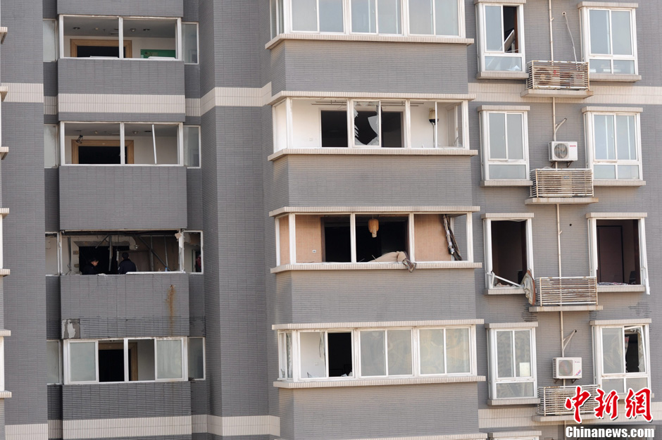 西安一高层住宅发生爆炸致1死7伤 楼内170余户疏散