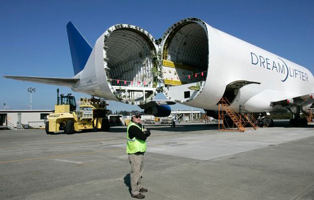 美货机错降机场跑道太短有翅难飞