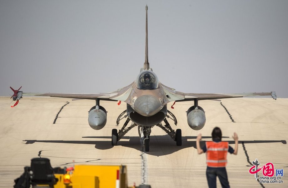 以色列举行“蓝旗”空军演习 美意等国近60架战机参与[组图]