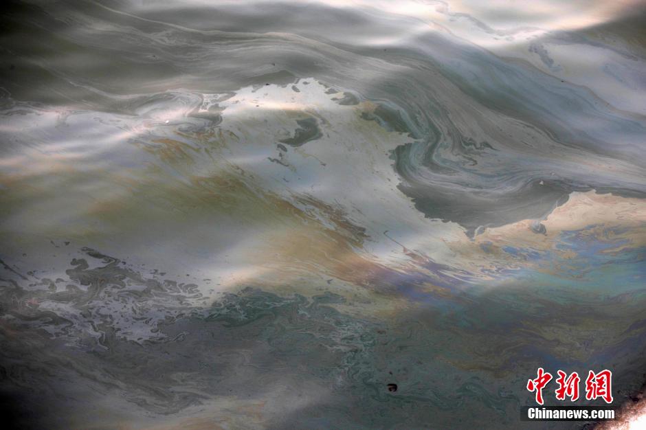 青島加大海上清污力度 海面油污減少油花飄浮[組圖]