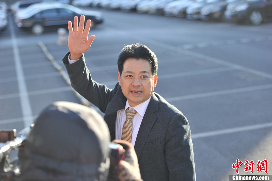 李某某案今9时宣判 律师李在珂抵达现场皮带抢眼[组图]