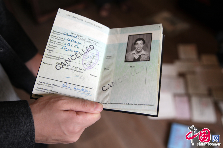 威廉·林塞被驱逐时的护照 摄影：杨丹