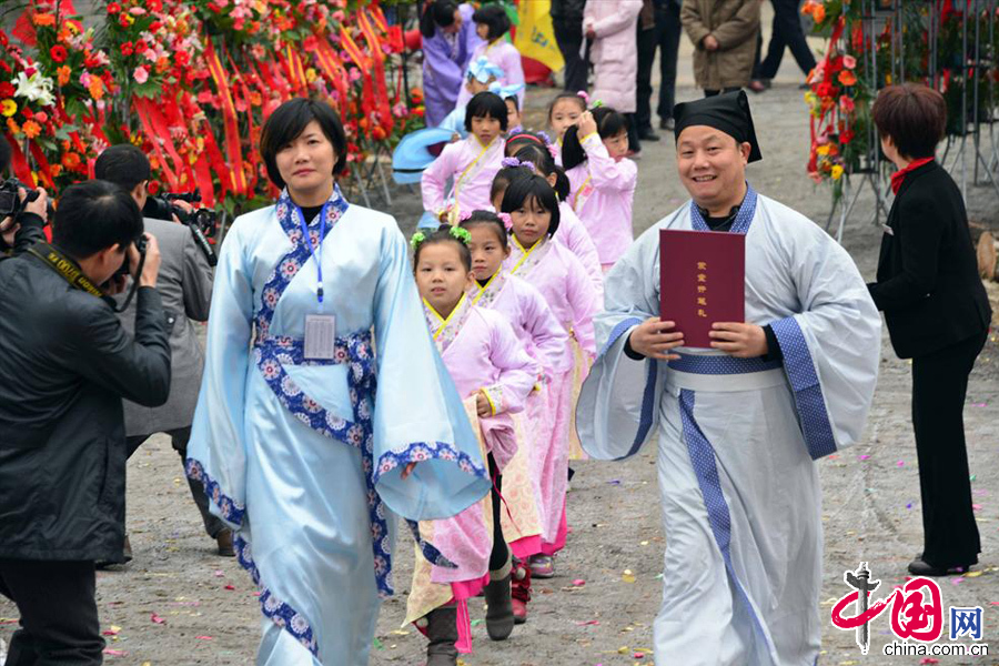 11月27日，“朱熹故里”江西省婺源县“熹园”正式建成开园，该园系朱熹祖辈所居“朱家庄”所在地，以弘扬朱子文化为主要功能。中国网图片库 朱国平摄影