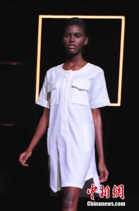 第30届世界精英模特大赛 捷克选手夺冠