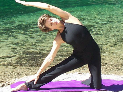 纤纤美腿:三式减肥瑜伽助您轻松瘦腰瘦腿(图)