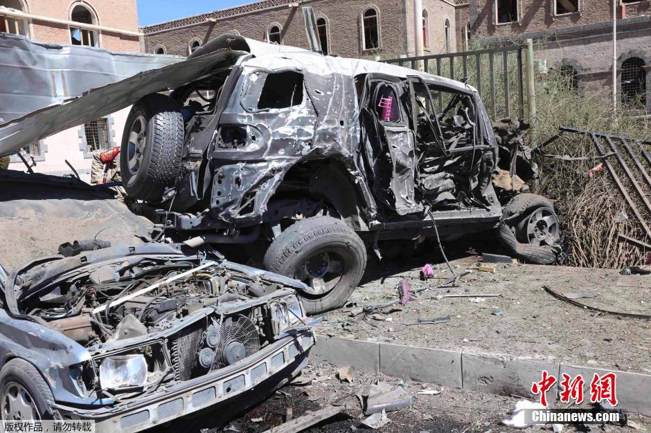 也门国防部遭猛烈攻击52死162伤[组图]