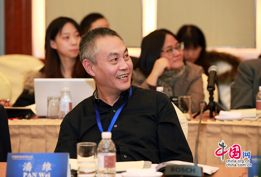 2013年12月7日，“中國夢與世界繁榮”圓桌會議舉行，北京大學國際關係學院教授、中國與世界研究中心主任潘維就《“中國夢”的過去與現在》發言。