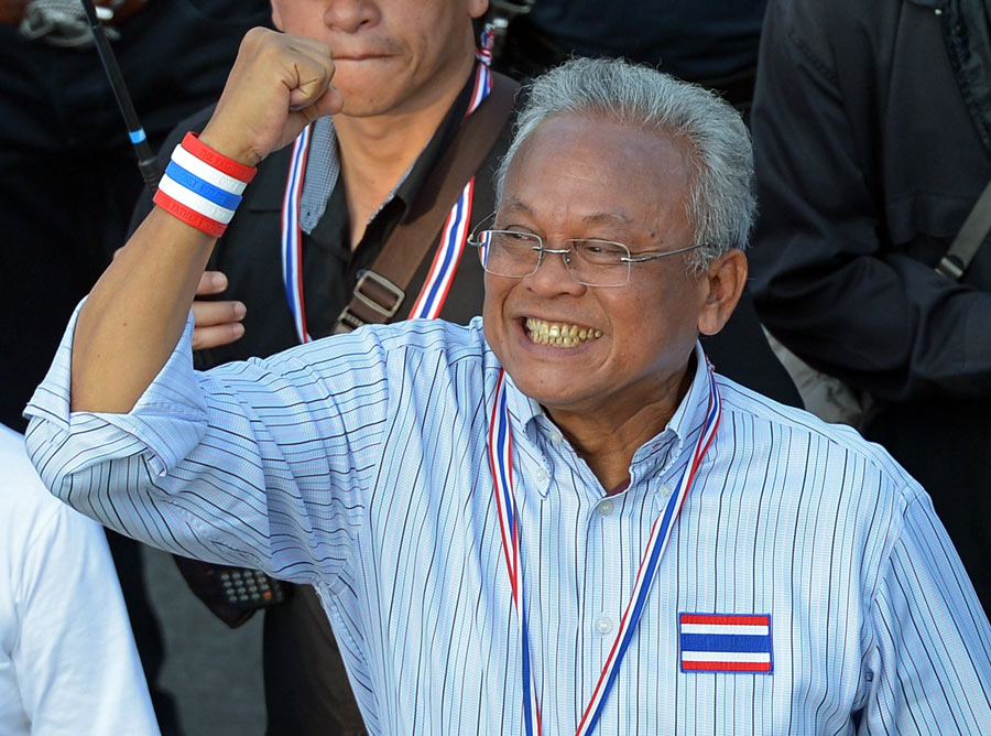 泰國總理英拉宣佈解散國會[組圖]