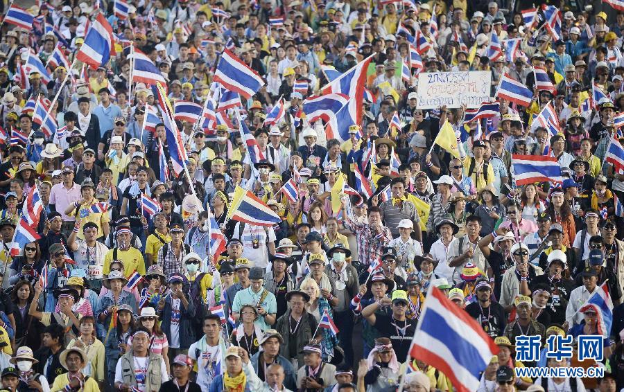 （国际）泰国总理英拉宣布解散国会