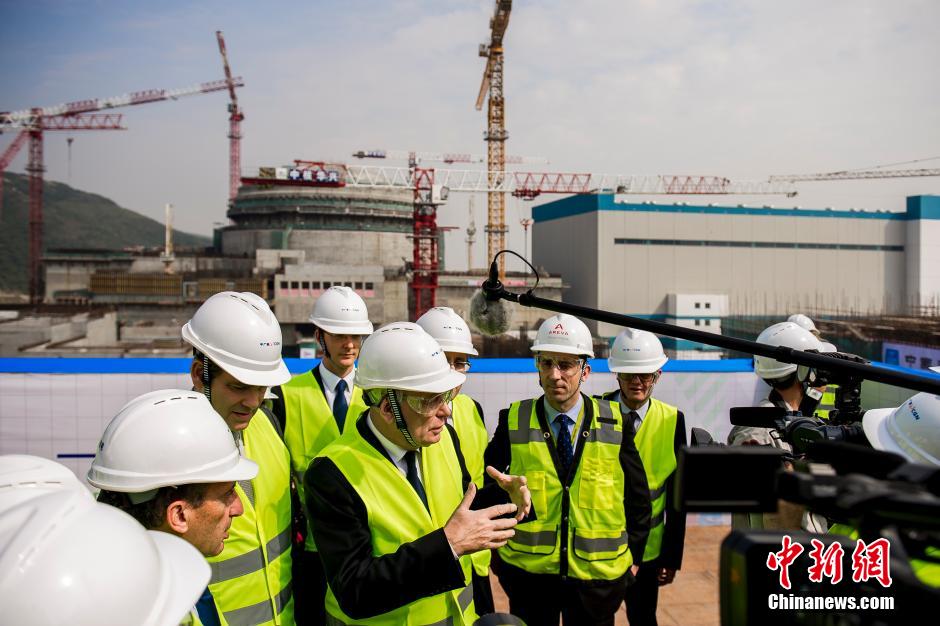 法國總理埃羅在廣東參觀正在建設中的臺山核電站[組圖]