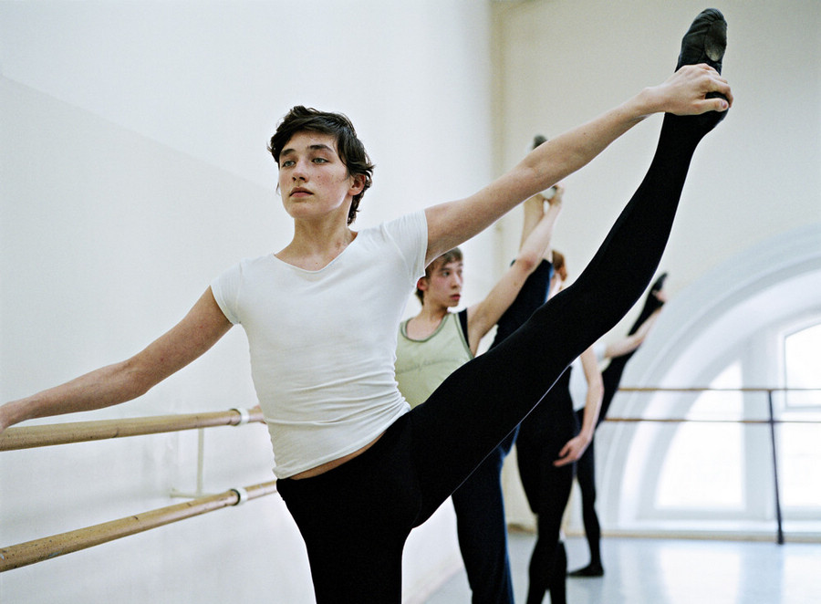 俄罗斯芭蕾舞学生的艰苦练舞生活[组图]