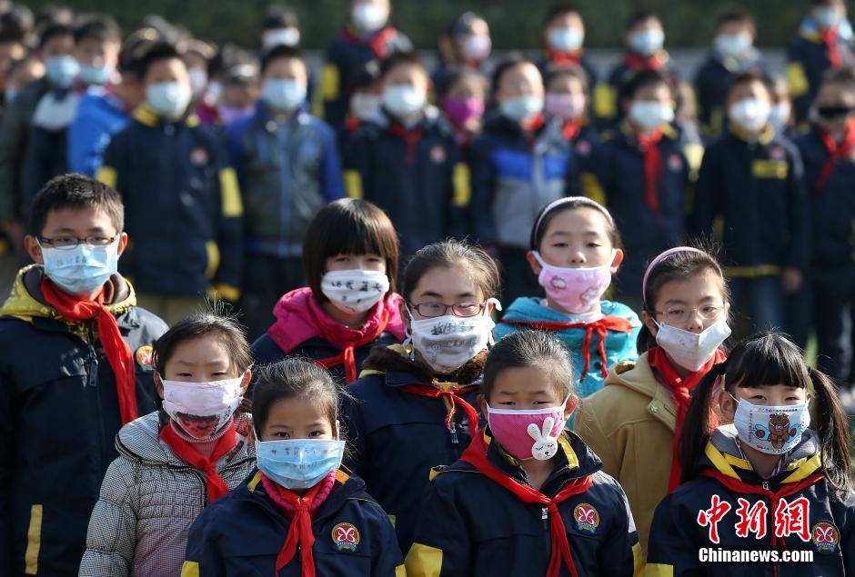 南京小學生倡導低碳拒絕霧霾“向PM2.5 Say No!”