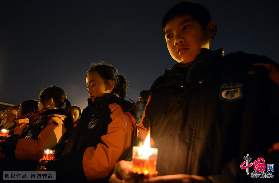 京举行“和平烛光祭”悼念南京大屠杀遇难同胞 [组图]