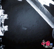 嫦娥三号着陆时相机传回画面。 中国网记者 杨佳摄