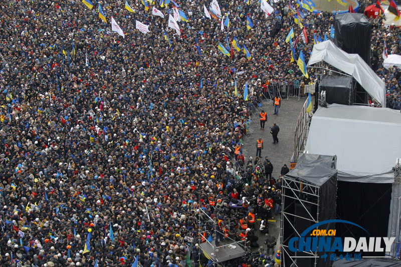 烏克蘭20萬反政府示威者集會聲勢浩大