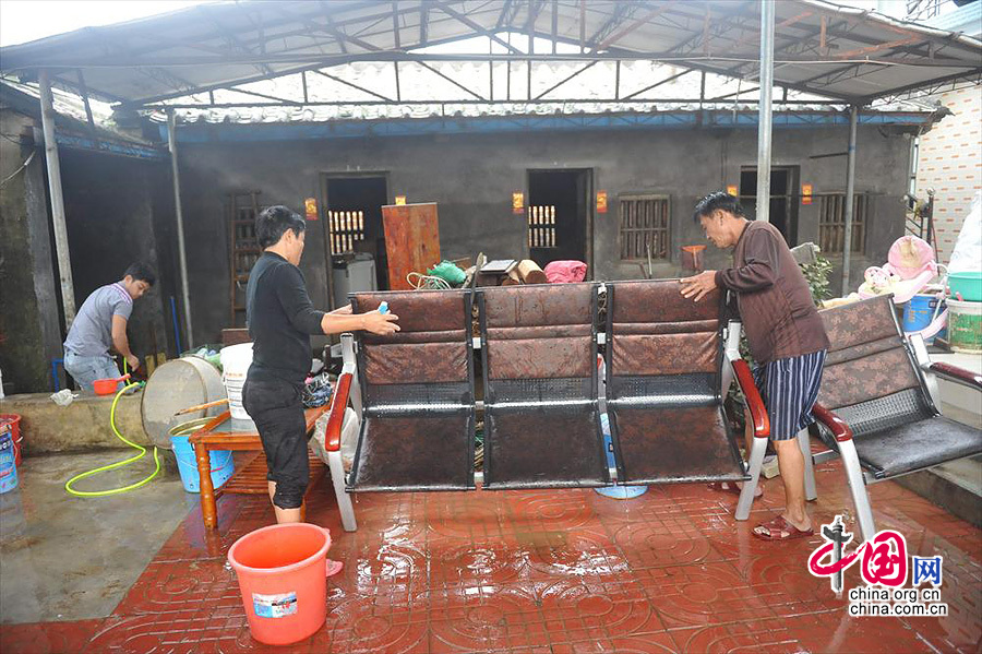 海南万宁寒冬时节遭遇罕见暴雨袭击