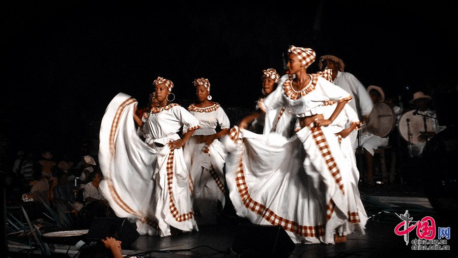 毛里求斯：传统塞卡舞[组图]