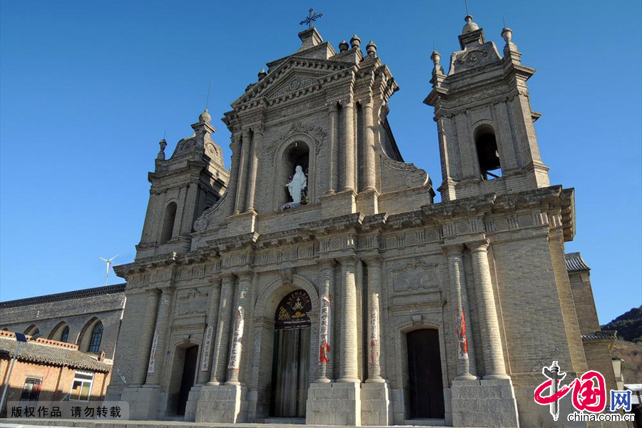 板寺山圣母堂，是中国北方最有名望和最有影响的圣母堂，同时也是梵蒂冈教皇批准的圣地。中国网图片库 范根林/摄