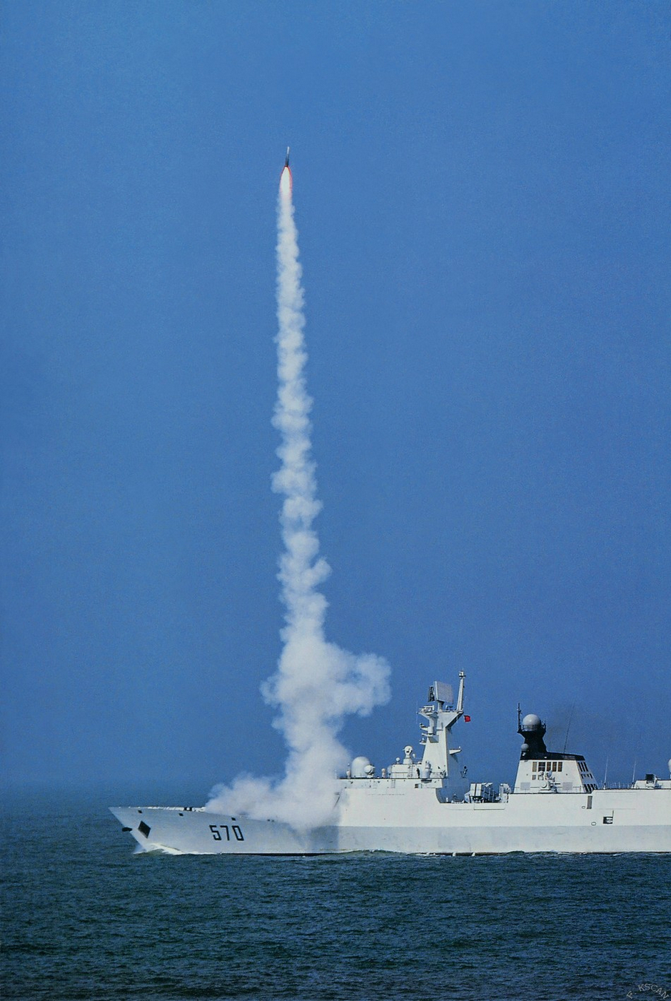 具有对海,对空,反潜,对岸火力支援等多方面作战功能,是中国海军当前