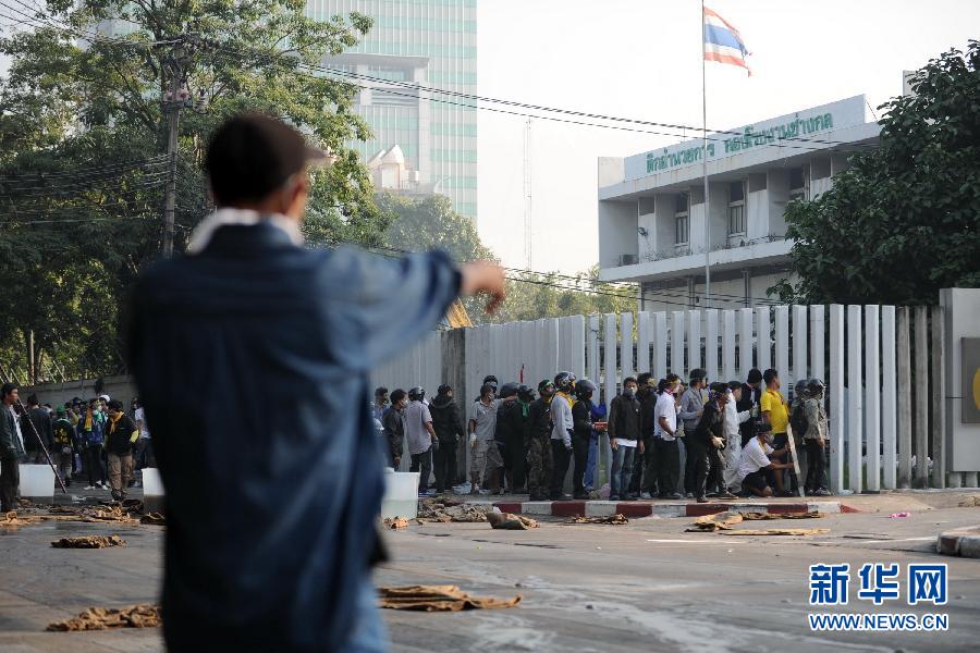泰国大选抽签在示威中完成[组图]