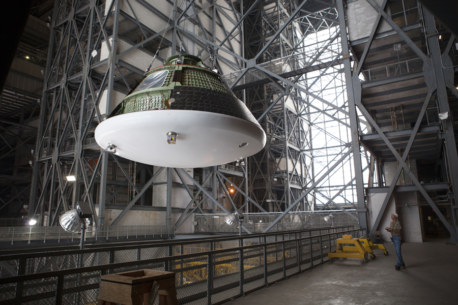 宇宙深處探索：放置在美國宇航局肯尼迪太空中心的獵戶座試驗飛船。