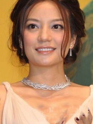 <em>大脸</em>变巴掌 跟明星学八款小脸<em>发型</em>(组图)_资讯