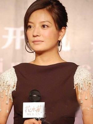 <em>大脸</em>变巴掌 跟明星学八款小脸<em>发型</em>(组图)_资讯