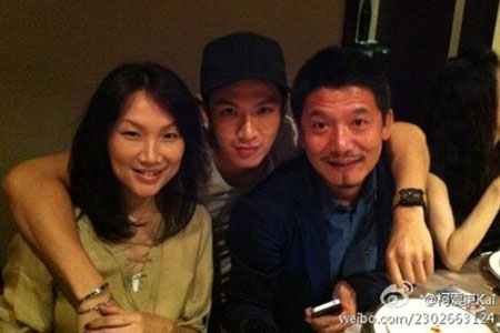  柯震东 萧亚轩为 妈妈 庆生 准婆媳撞脸感情甚好