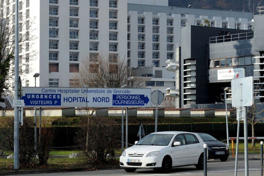 救援舒马赫现场曝光 车王仍未脱离危险期