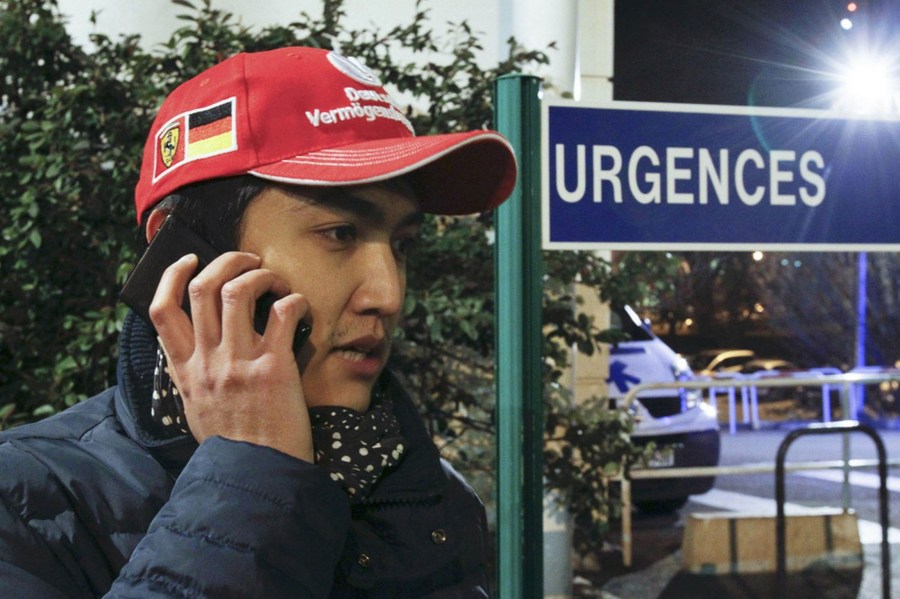 救援舒马赫现场曝光 车王仍未脱离危险期