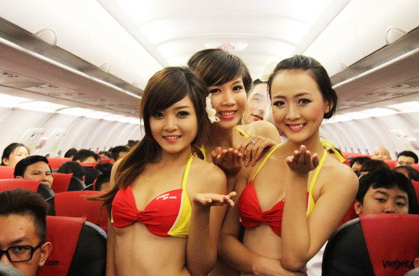 越南客机上举行比基尼选美比赛